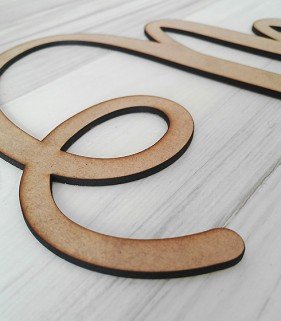 Nombres grandes de madera